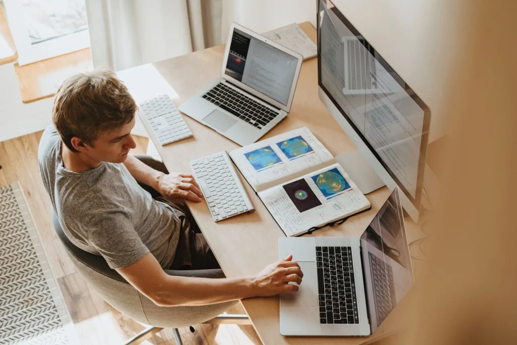 Solopreneurs adopting the slot method for project managment. By hustpilot.